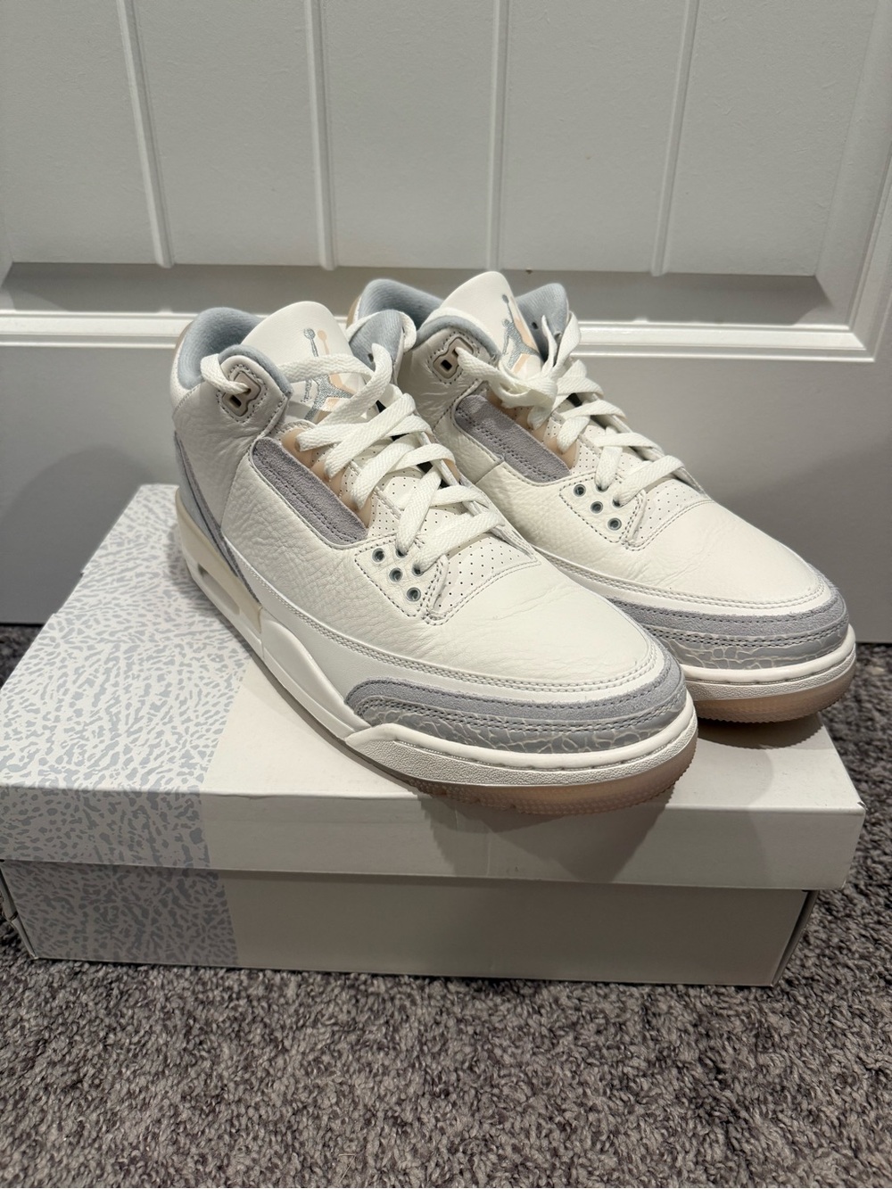Mens Air Jordan 3 Retro Craft White and Light Gray Low-Top Sneakers